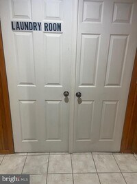 1833 W Lexington St photo'