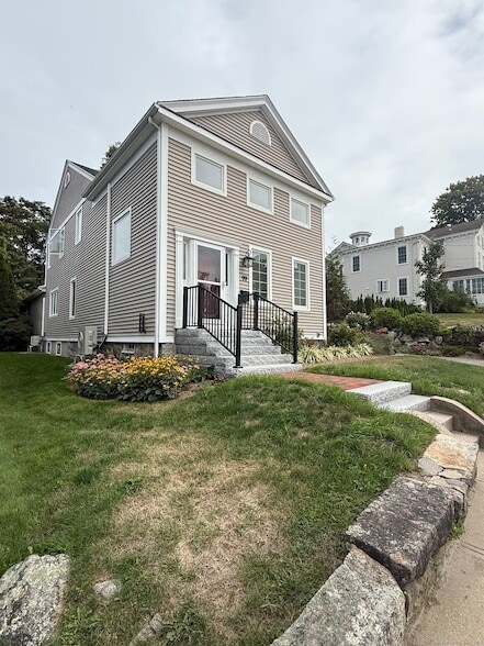 99 Main St in Stonington, CT - Building Photo - Building Photo