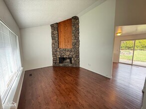 6603 Skyline Way-Unit -B in Yakima, WA - Building Photo - Building Photo
