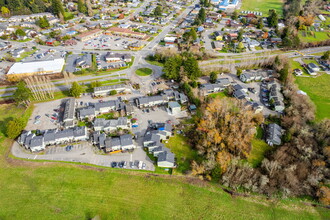 Meadowbrook Apartments in Arcata, CA - Building Photo - Building Photo