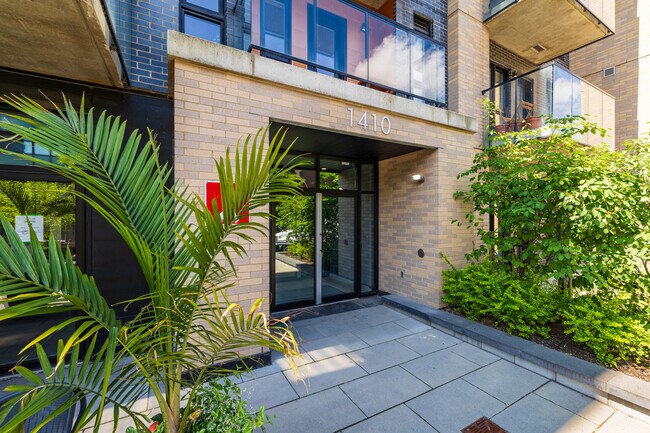 1410 Parthenais Rue in Montréal, QC - Building Photo - Building Photo