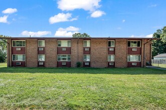 Pembrooke Court Apartments in Manchester, CT - Foto de edificio - Building Photo
