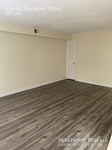 136 Oakmont Dr in Greenville, NC - Building Photo - Building Photo