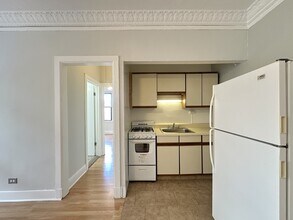 3810 N Fremont St, Unit J05P in Chicago, IL - Building Photo - Building Photo