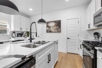 1509 Barry Ave in Dallas, TX - Building Photo - Building Photo