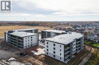 7549 Kalar Rd in Niagara Falls, ON - Building Photo - Building Photo