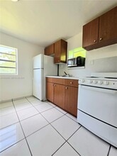 1619 NW 27th St in Miami, FL - Building Photo - Building Photo