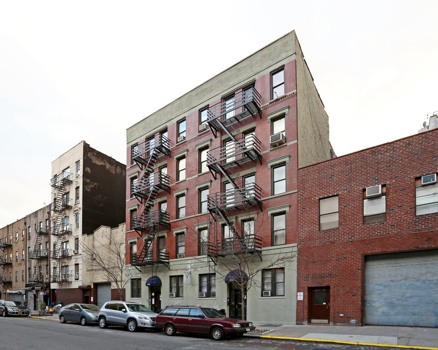 438 E 13th St in New York, NY - Building Photo