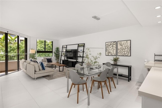 101 Crandon Blvd, Unit 379 in Key Biscayne, FL - Building Photo - Building Photo