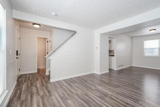 6351 Whims Rd in Canal Winchester, OH - Building Photo - Building Photo