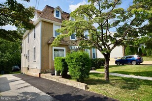 112 S Scott Ave, Unit Floor 1 Unit A in Glenolden, PA - Building Photo