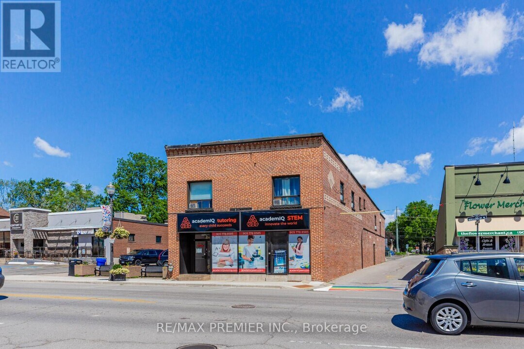 37-37 Holland St W in Bradford West Gwillimbury, ON - Building Photo