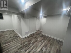 59 Sugarberry Dr in Brampton, ON - Building Photo - Building Photo