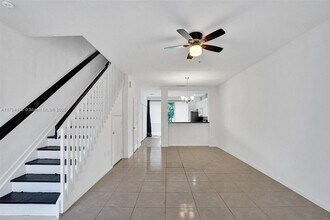 757 NW 42nd Ave in Plantation, FL - Building Photo - Building Photo