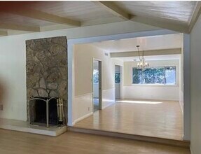 4748 Zelzah Ave in Encino, CA - Building Photo - Building Photo