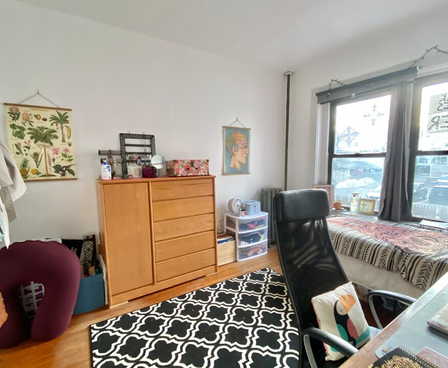240 N Harvard St, Unit 2 in Boston, MA - Building Photo