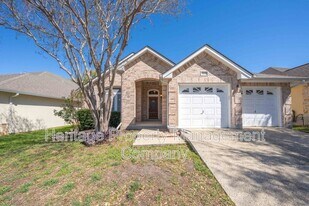 1435 Bluff Forest in San Antonio, TX - Building Photo
