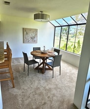 2556 Navarra Dr, Unit F in Carlsbad, CA - Foto de edificio - Building Photo