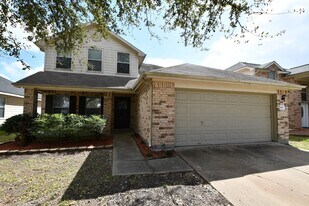 5418 Cinnamon Lake Dr in Baytown, TX - Building Photo