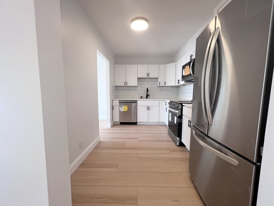 50 Park St, Unit 41 in Brookline, MA - Building Photo