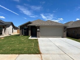 3220 Cottonwood Ave in Wolfforth, TX - Building Photo