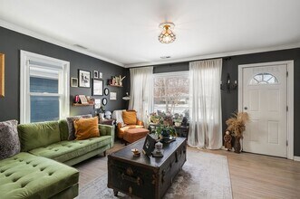 18229 W Big Oaks Rd in Grayslake, IL - Building Photo - Building Photo