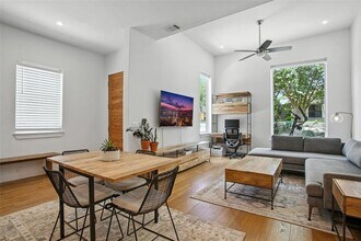 5402 Woodrow Ave in Austin, TX - Building Photo - Building Photo