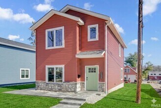 1112 N Woodburn Ave in Bloomington, IN - Building Photo - Building Photo