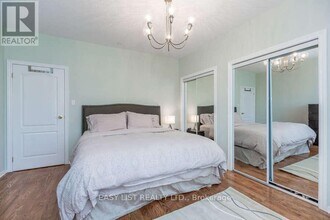 393 King St W in Toronto, ON - Building Photo - Building Photo