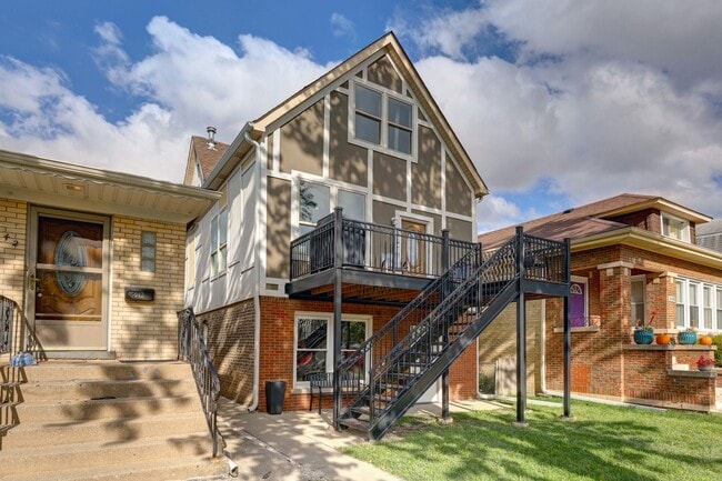 5040 W Berenice Ave in Chicago, IL - Building Photo - Building Photo