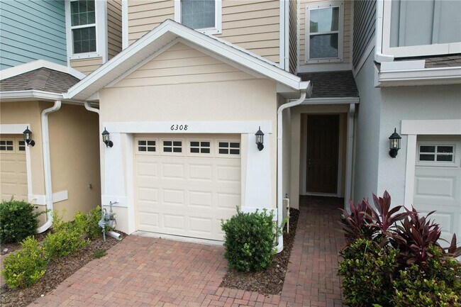 6308 Camino Dr in Apollo Beach, FL - Building Photo - Building Photo