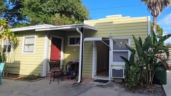 321 Ohio Pl in Sarasota, FL - Building Photo