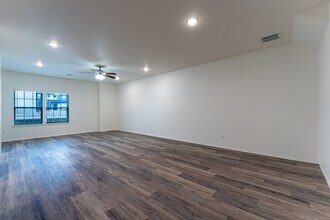4211 W Santa Fe St in Fayetteville, AR - Building Photo - Building Photo