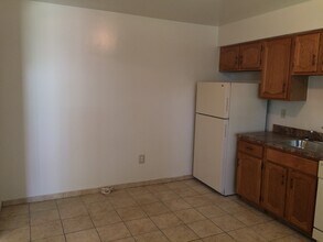 4 Carriage Ln, Unit carriage lane in Englishtown, NJ - Building Photo - Building Photo