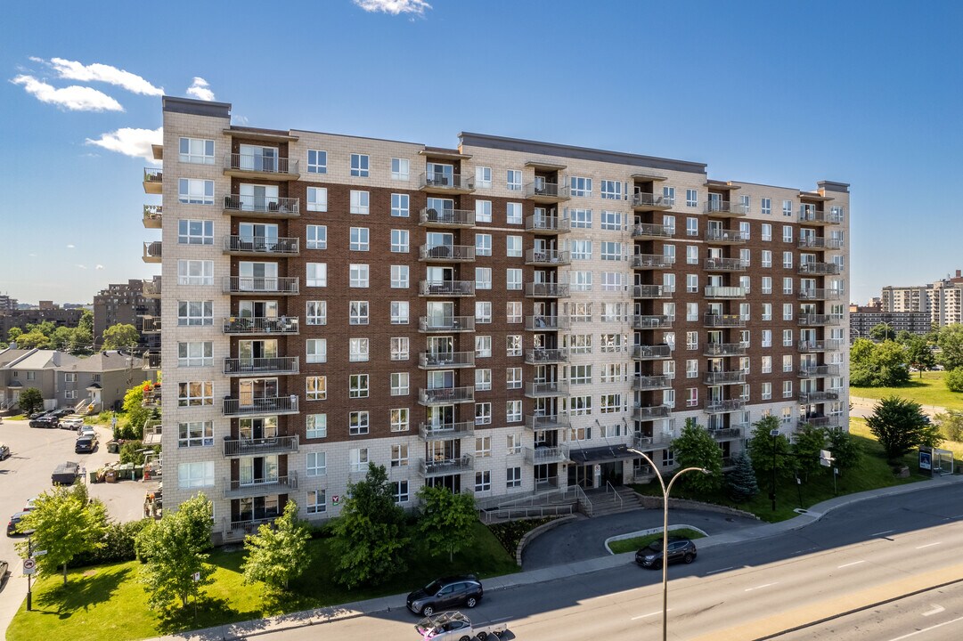 Jardins de l'Acadie phase II in Montréal, QC - Building Photo