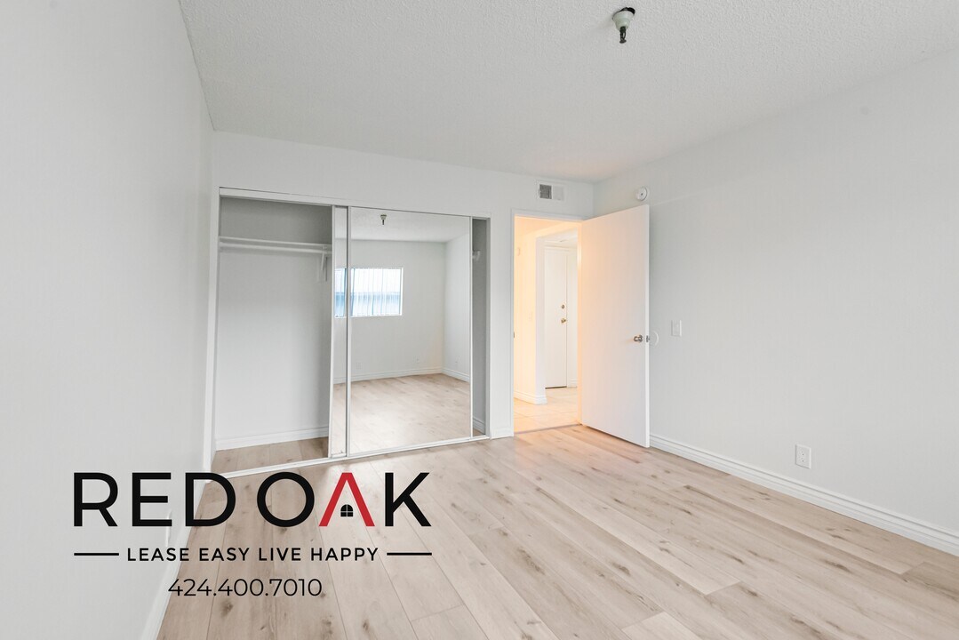 4323 Eagle Rock Blvd in Los Angeles, CA - Building Photo