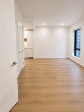 25 Water St, Unit Apt 1450 in New York, NY - Building Photo - Building Photo