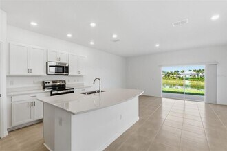 15125 Cuzcorro Ct in Nokomis, FL - Building Photo - Building Photo