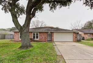 2213 Baylor Dr in Katy, TX - Building Photo