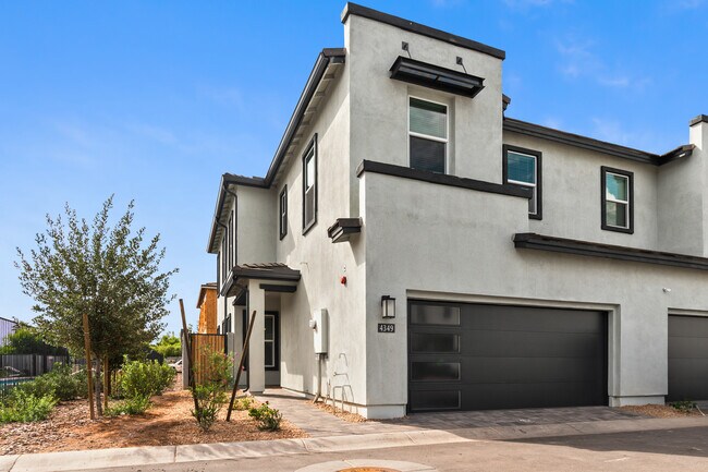 4349 E Berkeley Rd in Phoenix, AZ - Building Photo - Building Photo