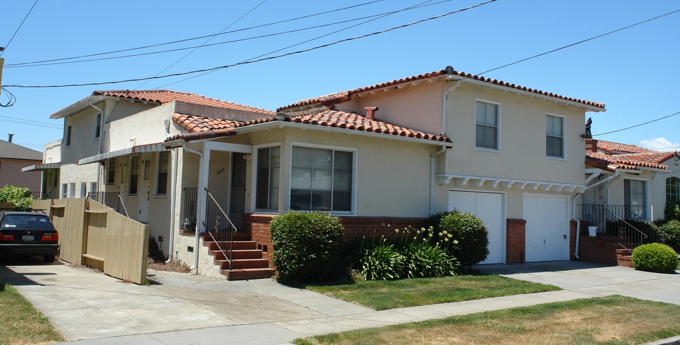 531 Lexington Ave in El Cerrito, CA - Foto de edificio