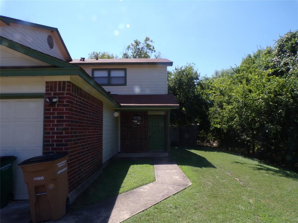 13306 Saddlebrook Trail in Austin, TX - Building Photo