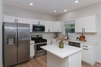 3917 Shasta Dr in Bloomington, IL - Building Photo - Building Photo