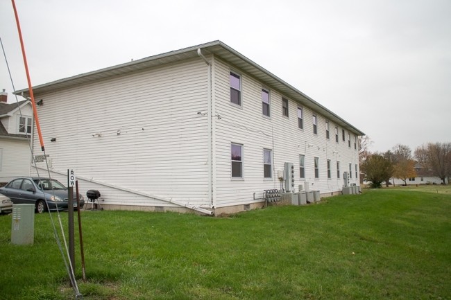 117 Railroad St in Fairfax, IA - Building Photo - Building Photo