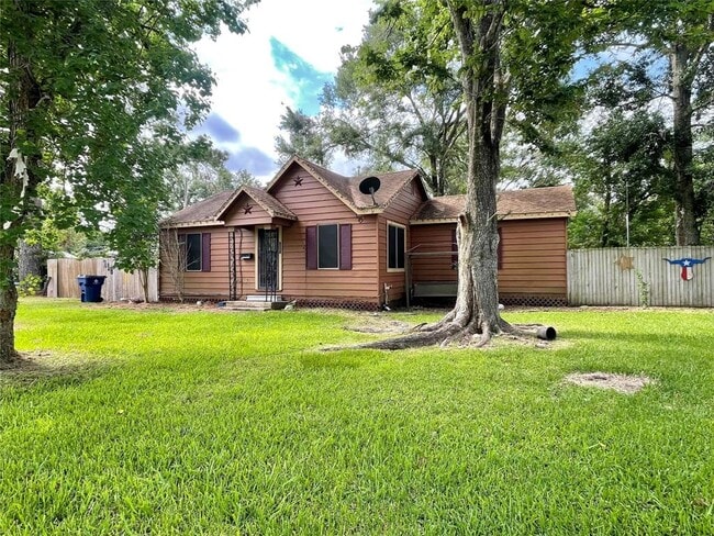property at 718 E Wilkins St