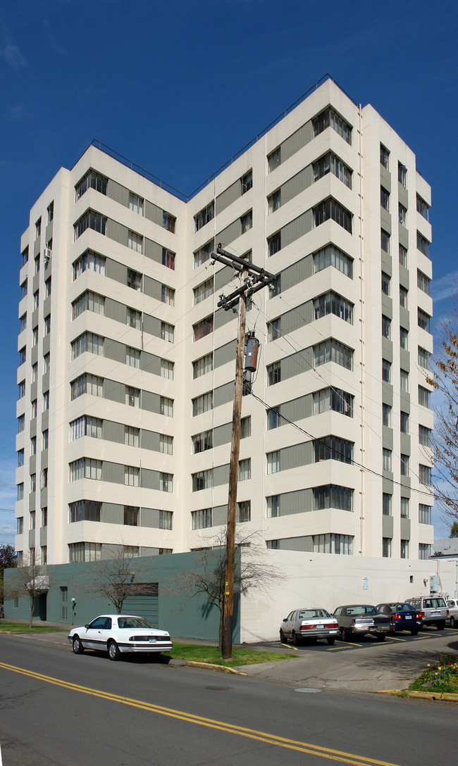 Lane Tower Apartments in Eugene, OR - Building Photo - Building Photo