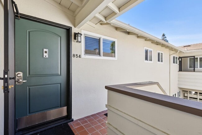 854 University Ave in Palo Alto, CA - Building Photo - Building Photo