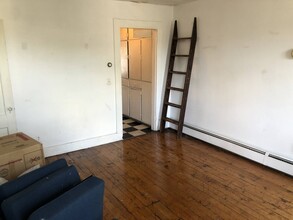 204 Wooster St, Unit Third Floor in New Haven, CT - Foto de edificio - Building Photo