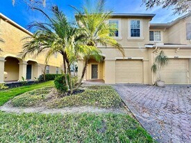 10545 Shady Falls Ct in Riverview, FL - Building Photo