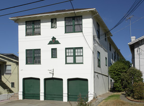 445 Athol Ave in Oakland, CA - Building Photo - Building Photo